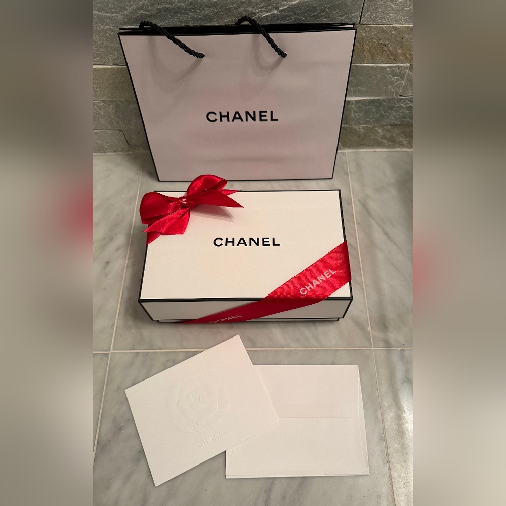 NEW! CHANEL White Box Gift Set